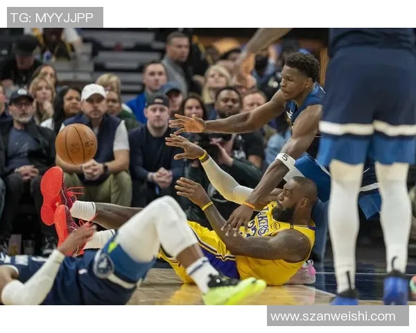 雄鹿与森林狼激战正酣NBA赛场精彩瞬间回顾与分析